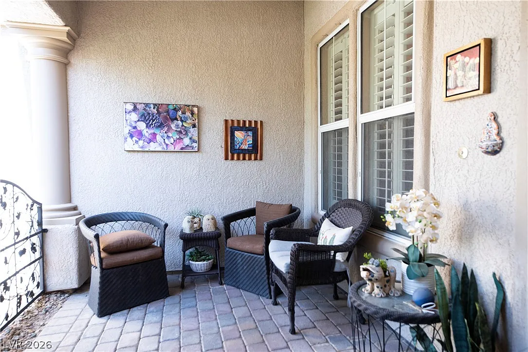 3 bed, 2.5 bath, 2198 sqft, $2,700 — Photo 3