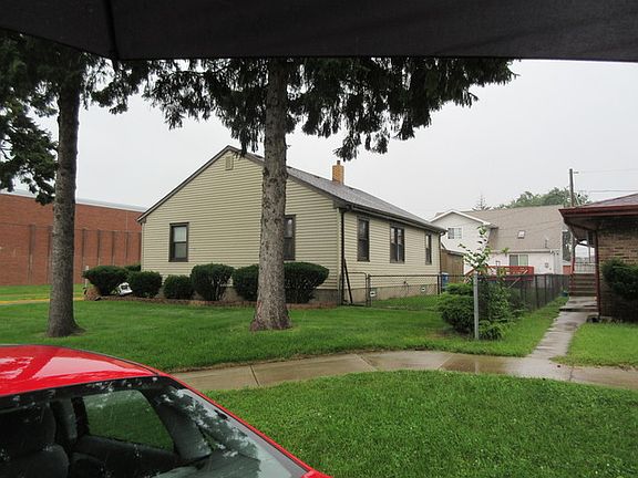 3rd image of 737 Buffalo Ave