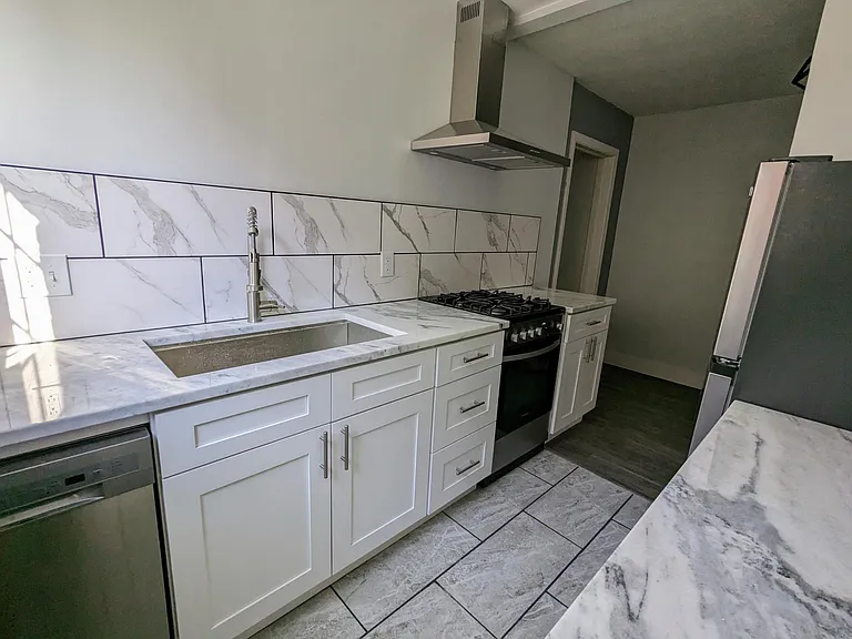 4009 Washington Blvd — Photo 3