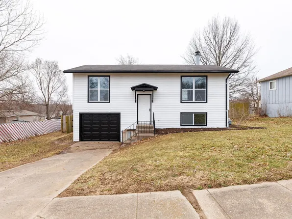3732 SE Fremont St, Topeka, KS 66609