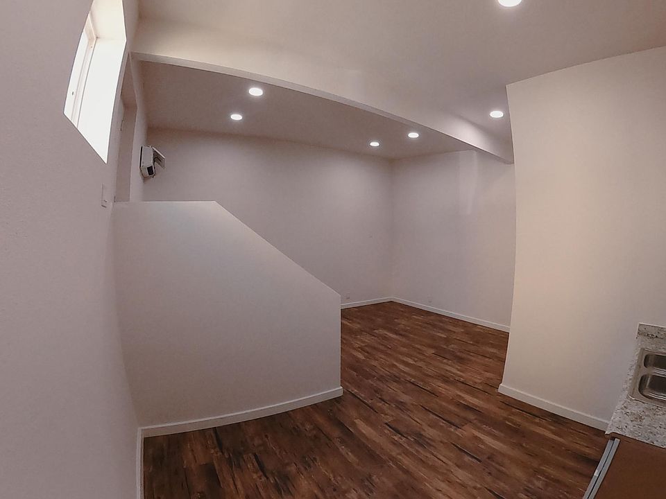 1st image of 3301 Malabar St #3
