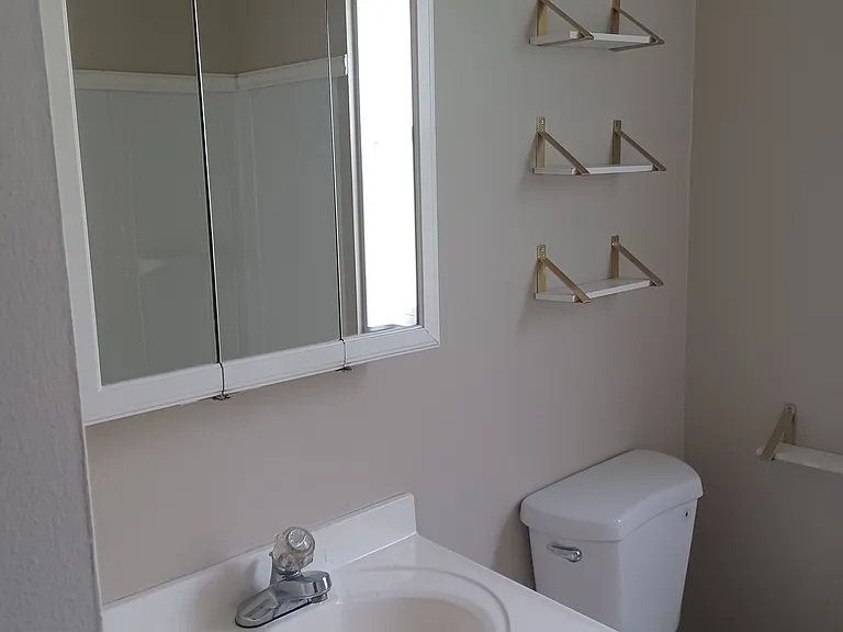 37 Fairfield St #2 — Photo 6
