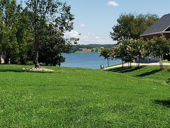 4th image of Shoreline Dr