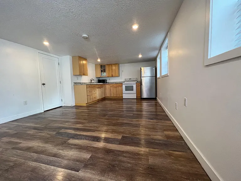 108 E Center St #B2 — Photo 6
