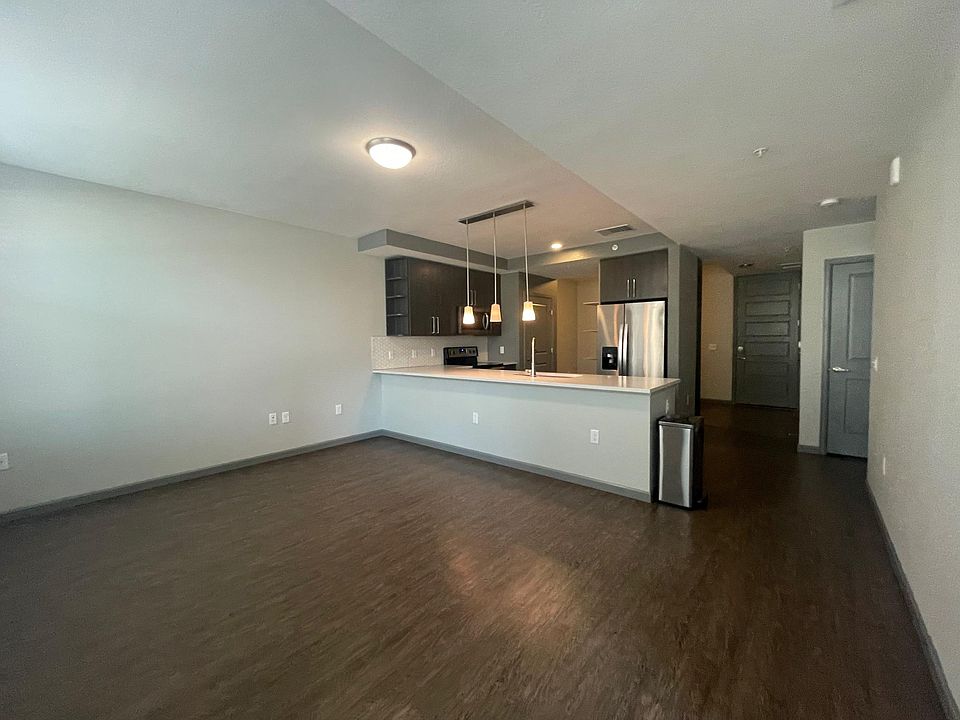1st image of 555 Park Ave W #A-101