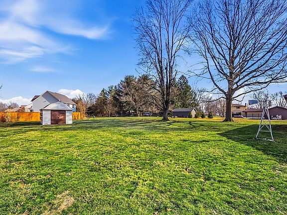 4th image of 8191 Maxtown Rd