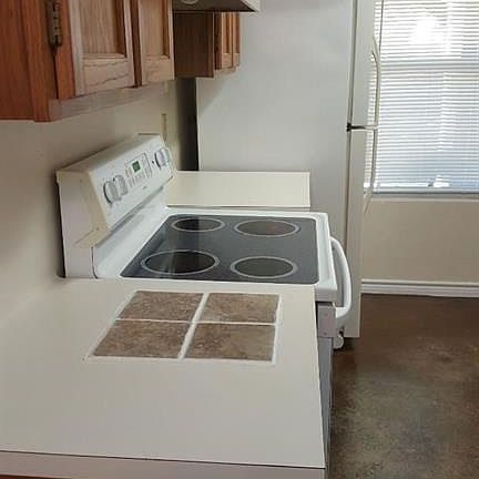 5th image of 8804 Piney Point Dr #B