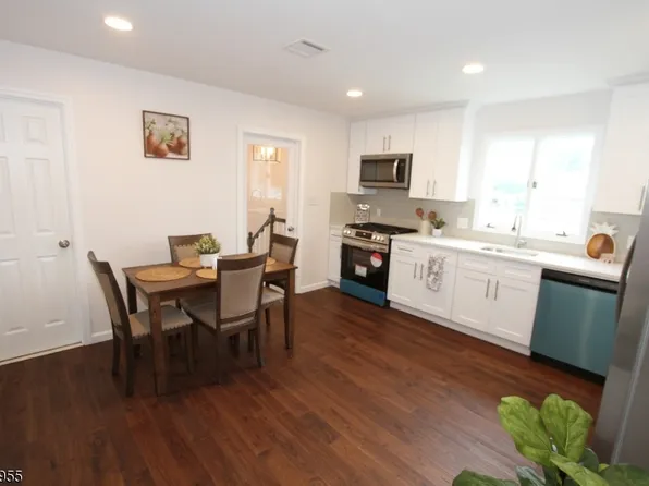 308 Saw Mill Rd, North Haledon Boro, NJ 07508