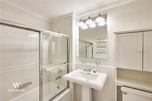 Sold by Warburg | media 4