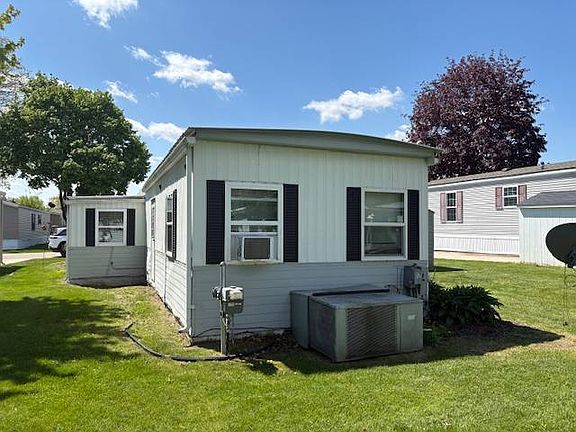 4th image of 272 Toucan St