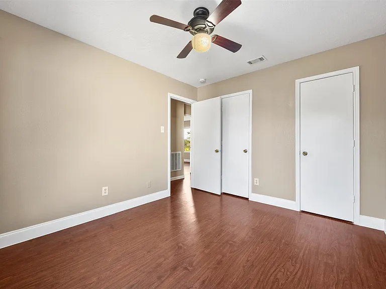 443 Willow West Dr — Photo 11