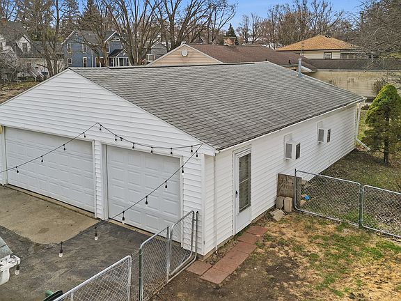 2nd image of 318 Spruce St