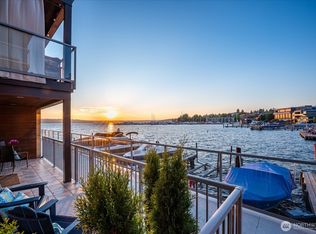 515 Lake St S APT 102, Kirkland, WA 98033