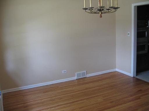 4th image of 802 E Greenwood Dr
