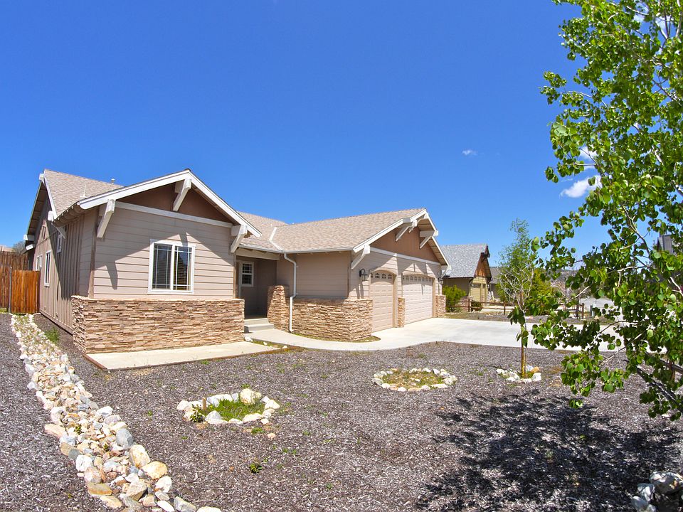2nd image of 307 Pine Ln