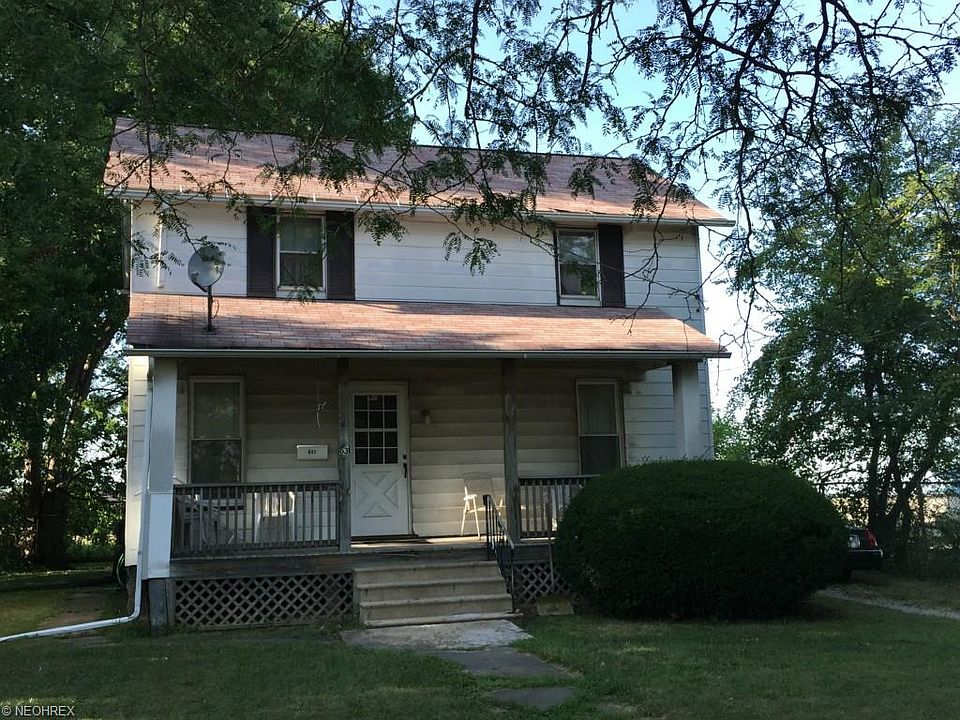1st image of 631 Lowell St