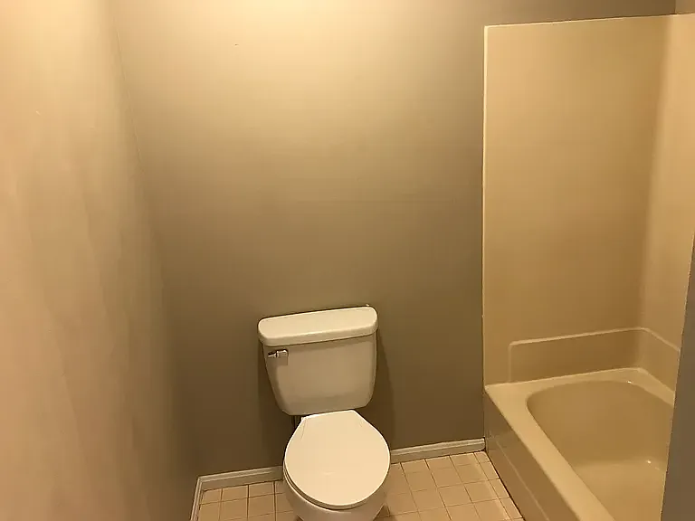 693 Lakeshore Pkwy — Photo 11
