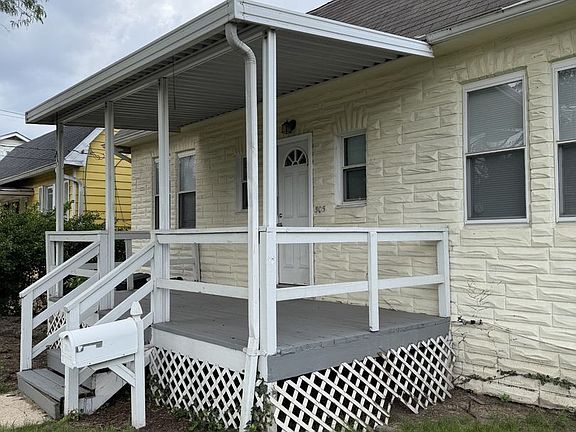 3rd image of 505 N Point Rd