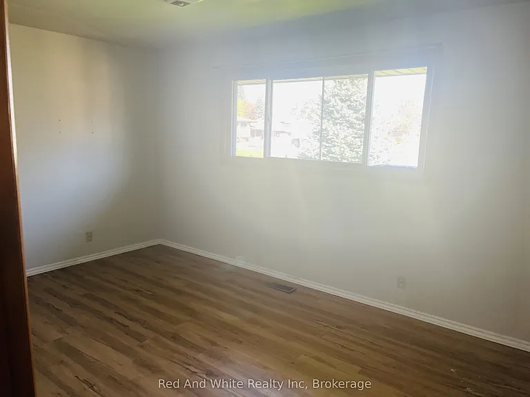 157 Schweitzer St — Photo 17