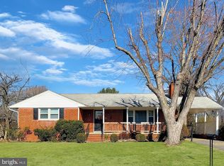 125 Hillcrest Dr, Fredericksburg, VA 22401