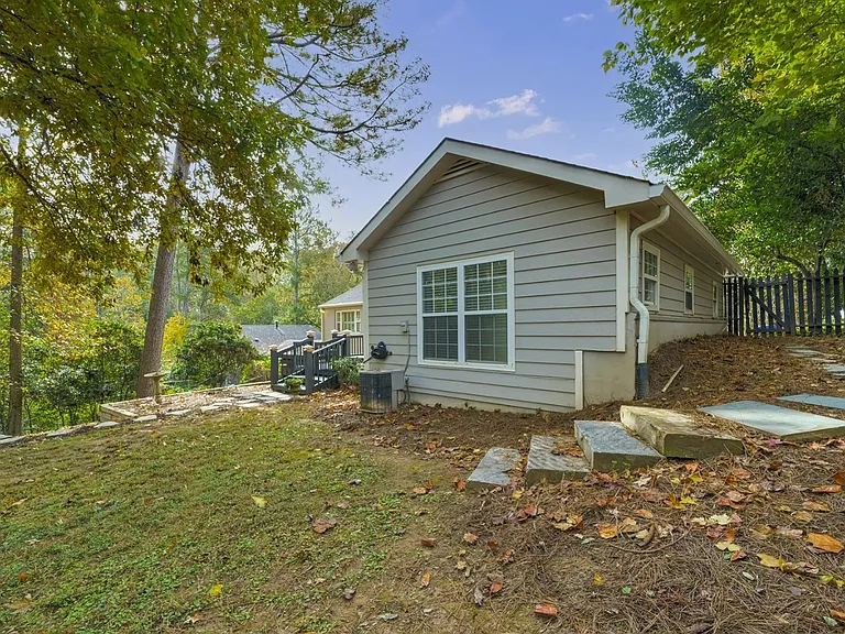 340 Allison Dr NE — Photo 27