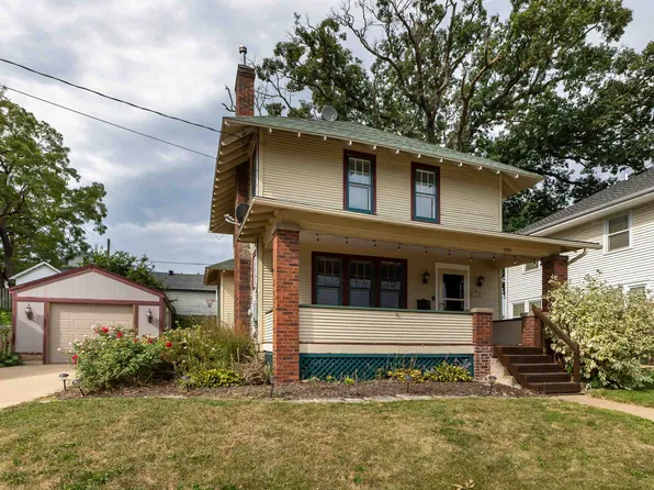 995 Glen Oak St, Dubuque, IA 52001