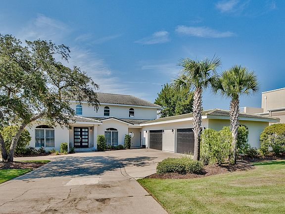 4th image of 1068 Emerald Bay Dr
