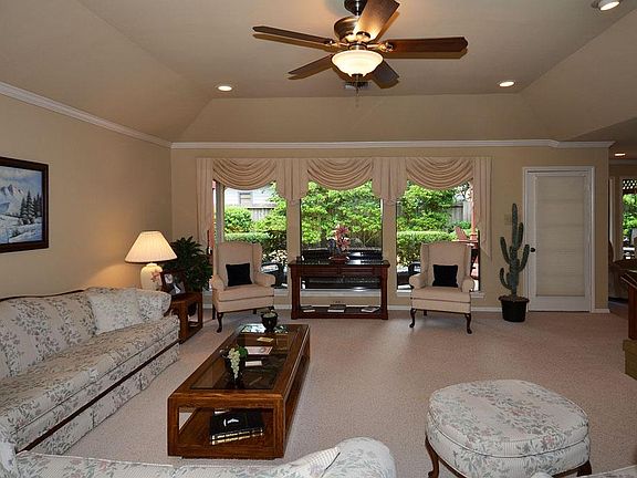 3rd image of 2807 Eagle Creek Dr