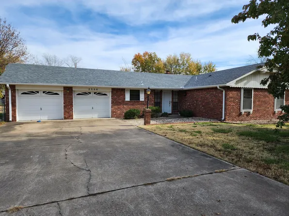 2206 Oak Ln, Miami, OK 74354