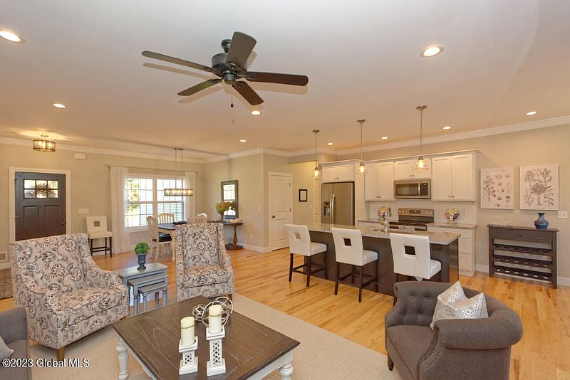 5th image of 29 Revere Road