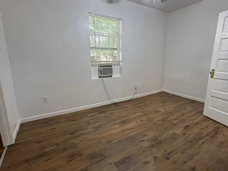 319 N Shasta St — Photo 12