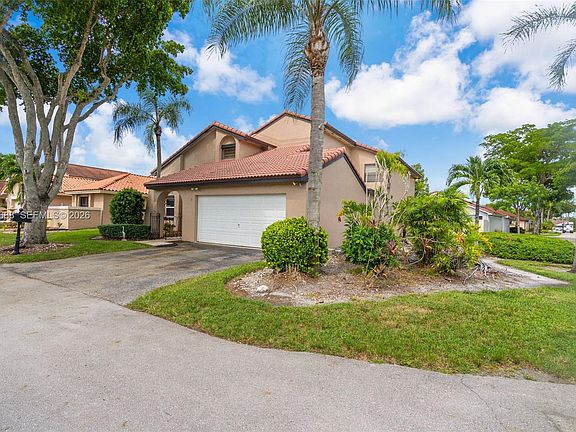 5th image of 17338 NW 61st Pl