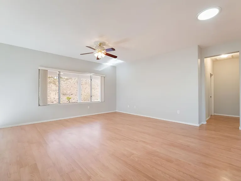 2571 Thatcher Ave — Photo 39