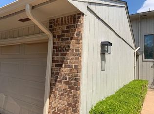 1007 Cardinal Ct, Clinton, OK 73601