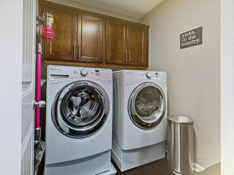 1039 Livingstone Ln — Photo 10
