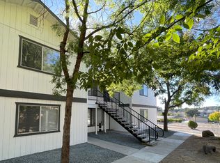 49448 Road 427 APT 14, Oakhurst, CA 93644