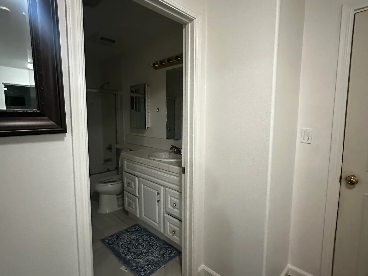 1 bed, 300 sqft, $1,699 — Photo 2