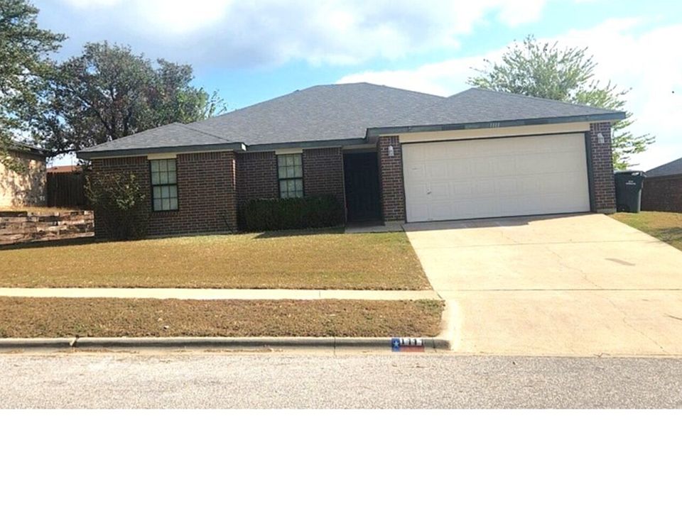 1st image of 1111 Travis Cir