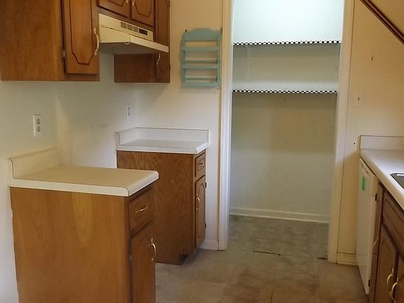 3rd image of 773 Spees Dr