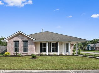 2916 Deer Creek Dr, Violet, LA 70092