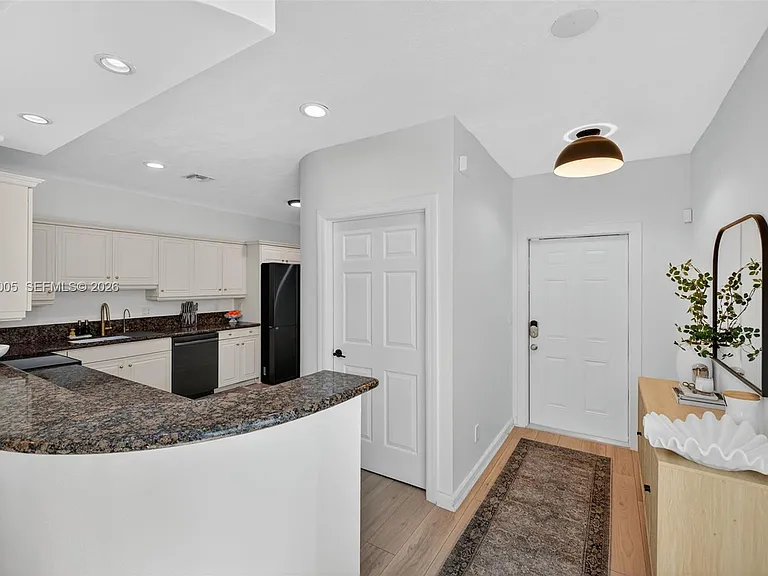 1214 W Las Olas Blvd — Photo 17