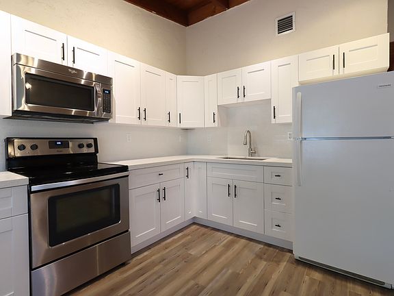 4th image of 159 Casa Court Dr #A & B