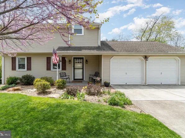 406 Ricky Rd, Mechanicsburg, PA 17055