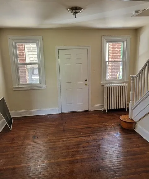 4818 Tackawanna St — Photo 2