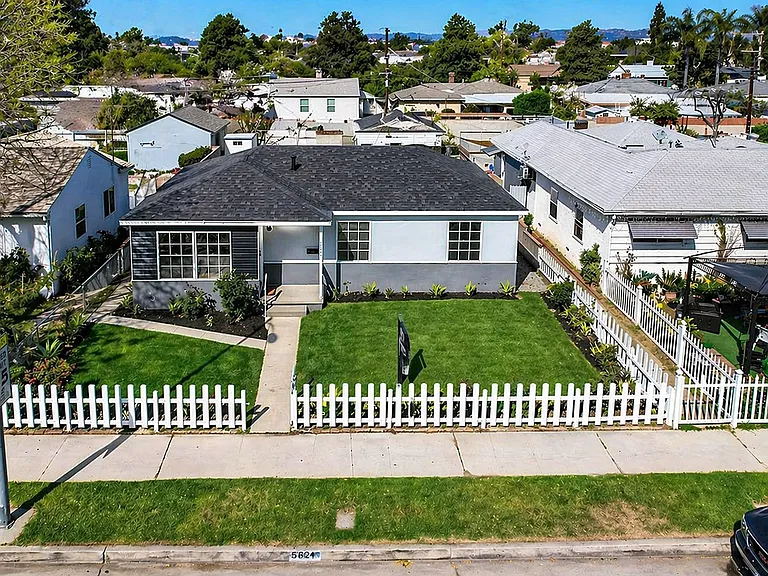6621 Lindley Ave — Photo 1