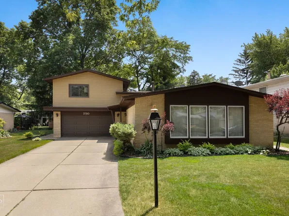 750 W Sunset Dr, Glenwood, IL 60425