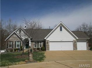 700 Emerald Oaks Ct, Eureka, MO 63025