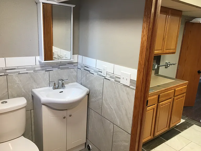 1136 Park Ave #9 — Photo 8