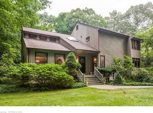 30 Grey Ledge Dr, Guilford, CT 06437