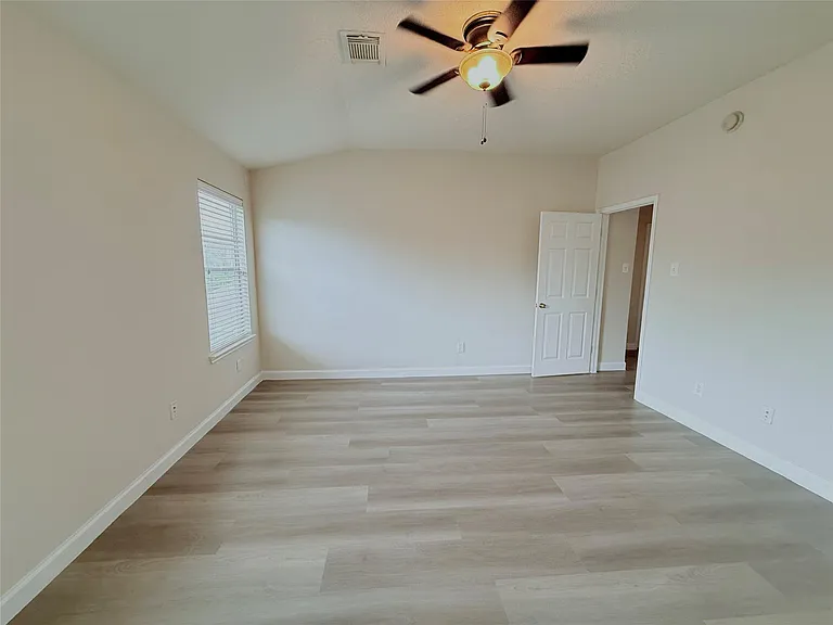 26430 Richwood Oaks Dr — Photo 22
